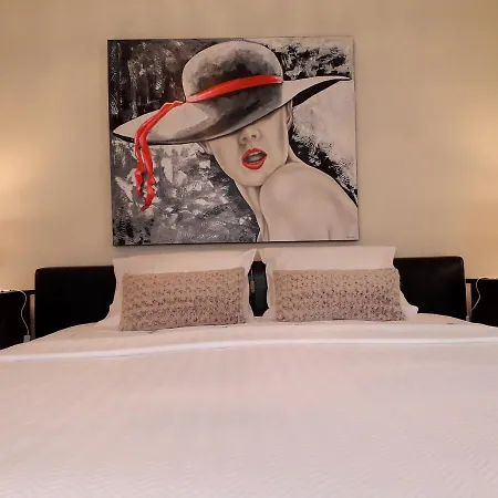 Apart. Av. Antonio Feijo *