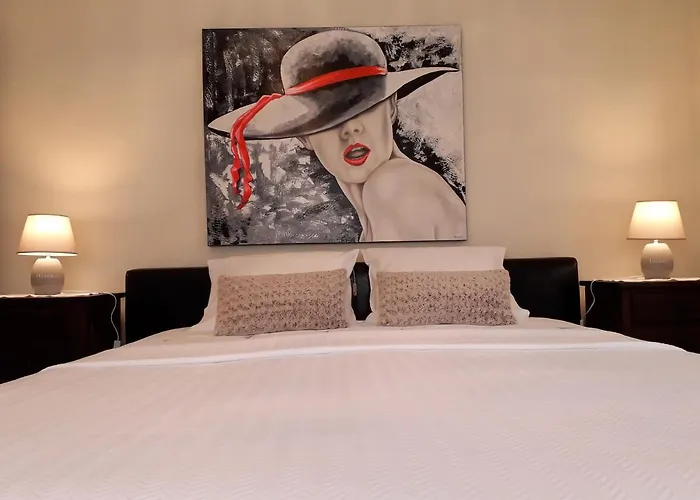 Apart. Av. Antonio Feijo *